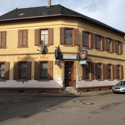 Restaurant spacieux avec terrasse au centre de Kehl