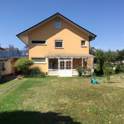 Großzügige Wohnung mit eigenem Gartenanteil und Terrasse in Kehl Ortsteil