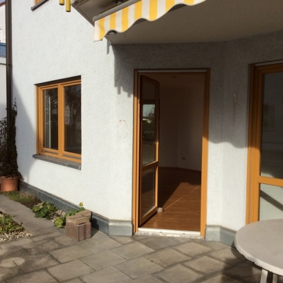 3 Zimmer EG- Wohnung mit Terrasse ,kleinem Garten 