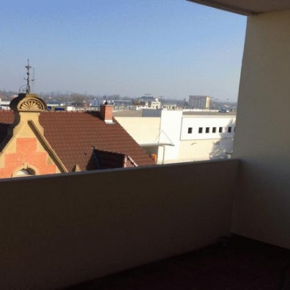 Gut geschnittene 3 Zimmer Wohnung mit 2 Balkone