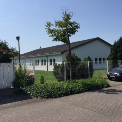 Lagerhalle auf großem Grundstück in Kehl