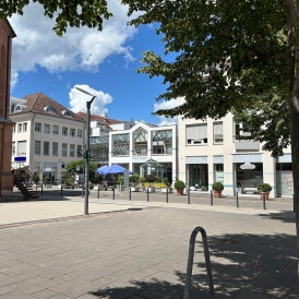 Moderne 2,5 Zimmer ETW mit großer Terrasse Mitten in der Stadt