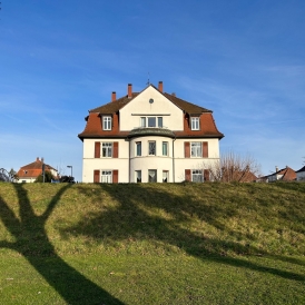 Geräumige 5 Zimmer-Wohnung in erster Reihe auf der Insel Kehl