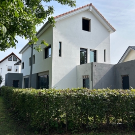 Maison Neuve toute équipée avec garage et jardin , au calme à proximité de Kehl